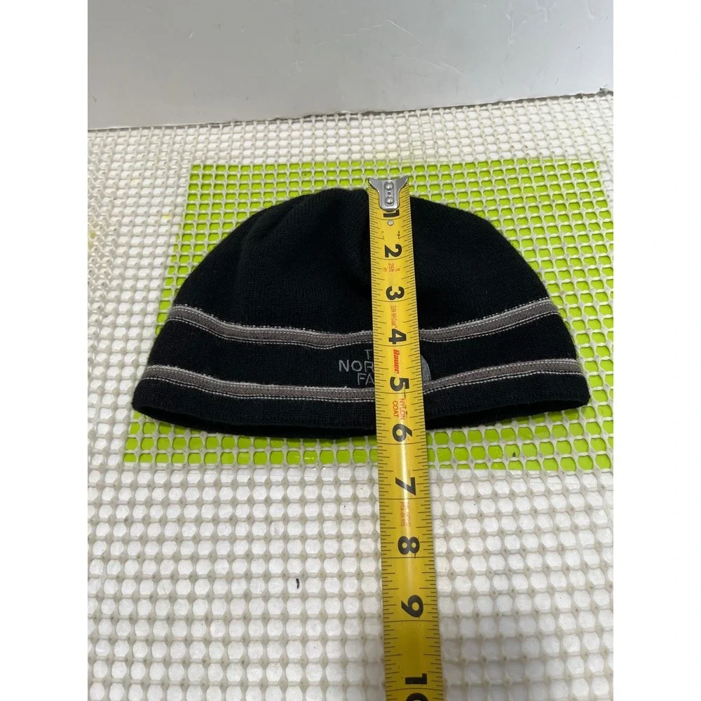 The North Face Beanie Black Gray Striped Fleece Lined Knit Winter Hat LY 645436